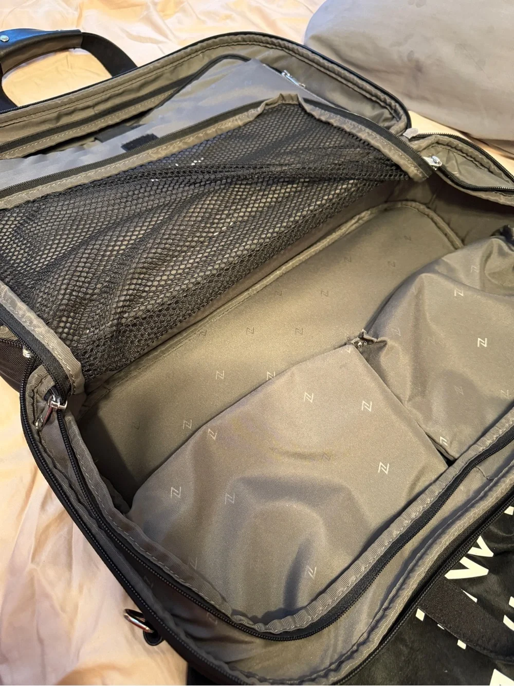Nomad Lane Bento Bag classic carry-on compliant personal item underseat travel - Picture 8 of 11